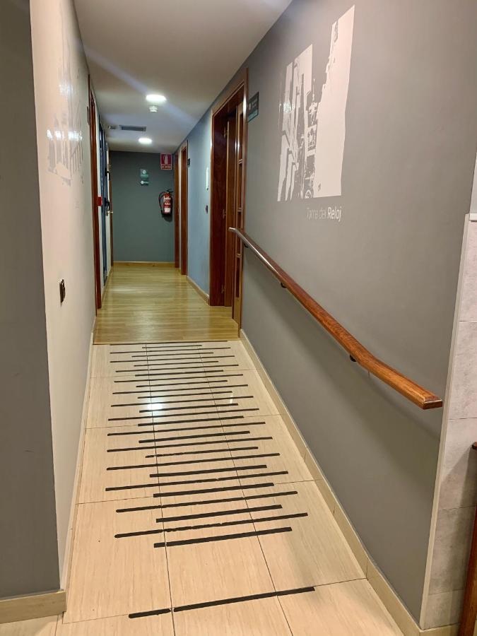Hotel Los Templarios Ponferrada Bagian luar foto