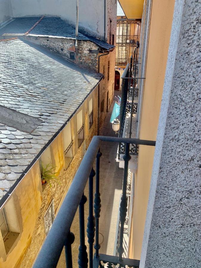 Hotel Los Templarios Ponferrada Bagian luar foto
