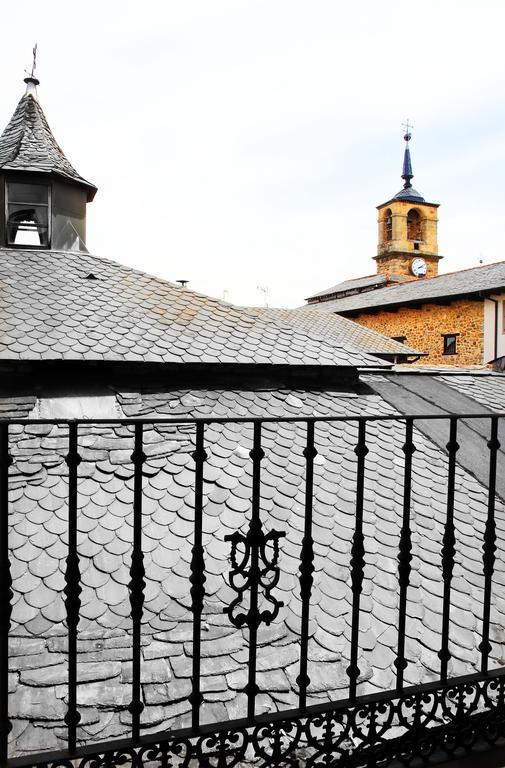 Hotel Los Templarios Ponferrada Bagian luar foto