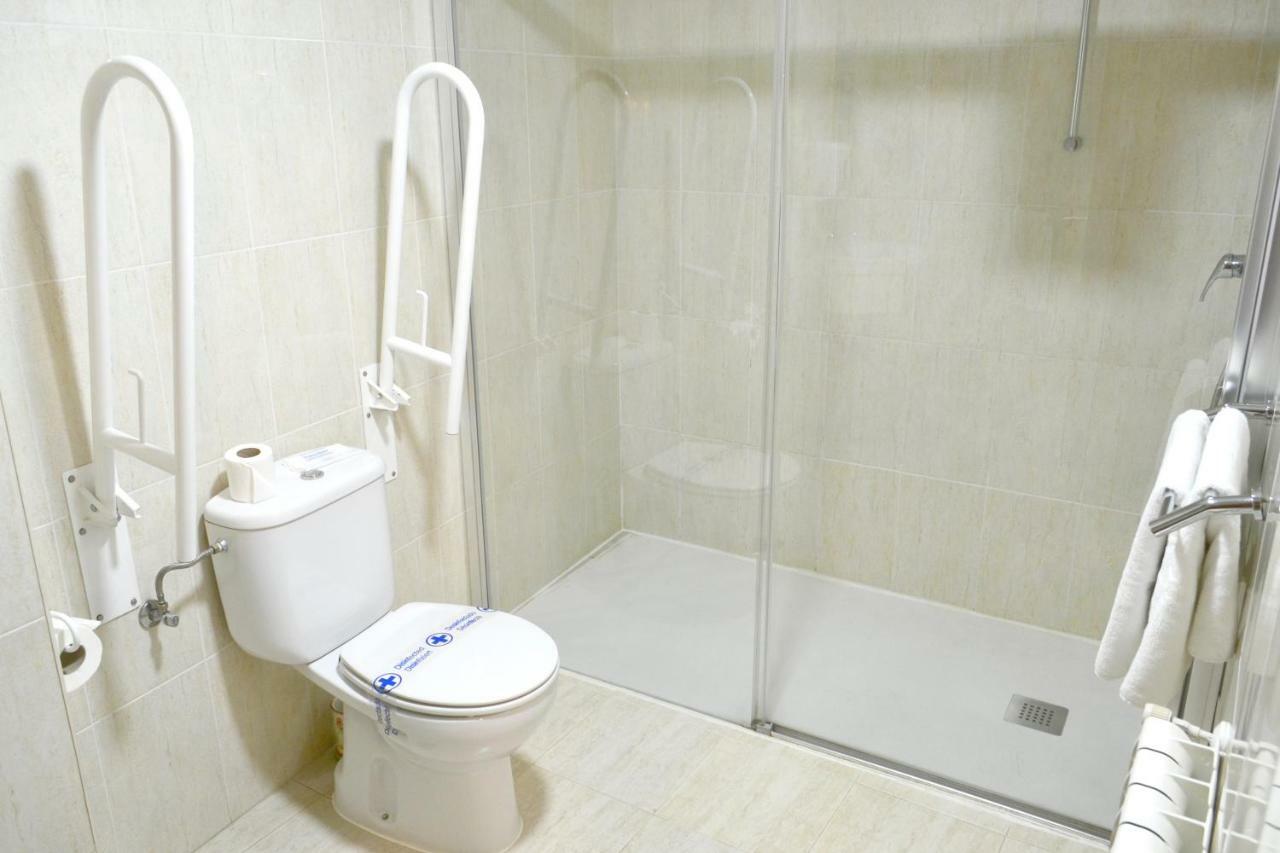 Hotel Los Templarios Ponferrada Bagian luar foto